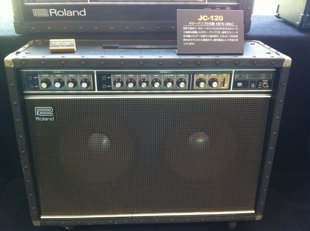 Roland JC-120
