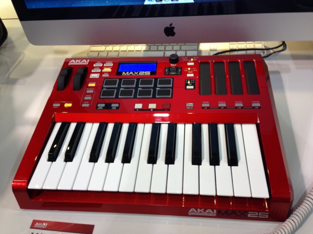 Akai MAX25 MIDI Controller Keyboard