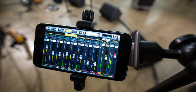 Soundcraft UI24R on iPhone