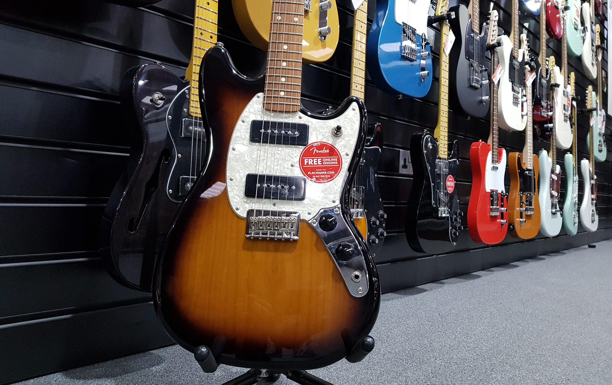 Absolute Music Community – New Fender Duo-Sonic and Mustang Guitars Now